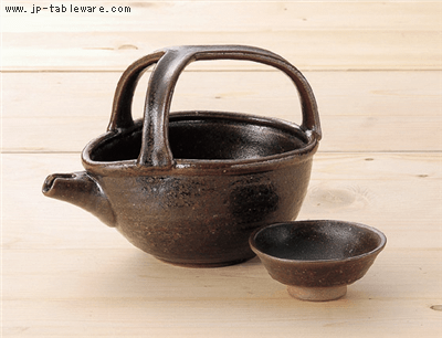 南蛮手付冷酒器