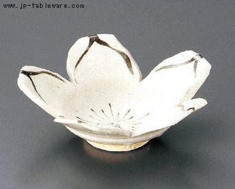 白志野桜型小鉢
