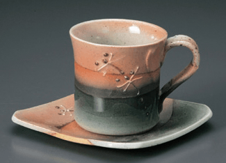 秋トンボ角コーヒー碗皿（碗と受け皿セット）