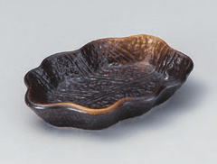 焼締め　木の葉型長角小皿