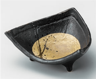 黒釉満月三角小鉢